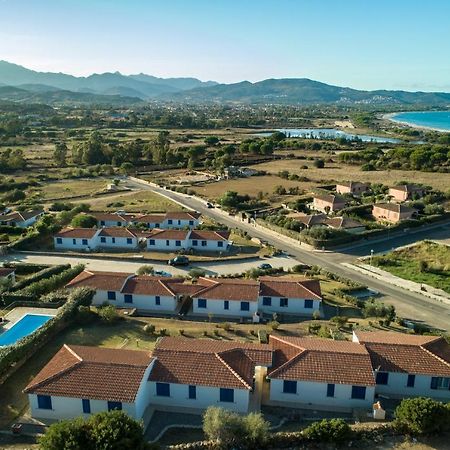 Residenze Mare e Pineta Aparthotel Budoni Esterno foto