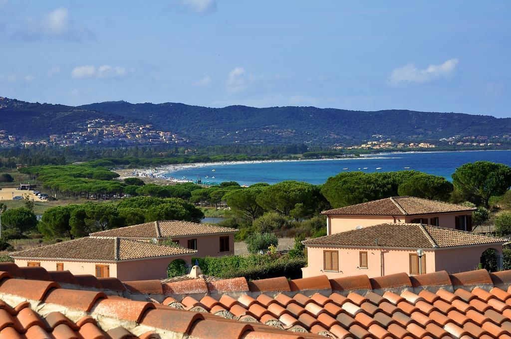 Residenze Mare e Pineta Aparthotel Budoni Esterno foto