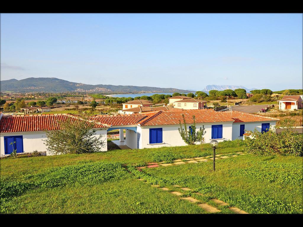 Residenze Mare e Pineta Aparthotel Budoni Esterno foto