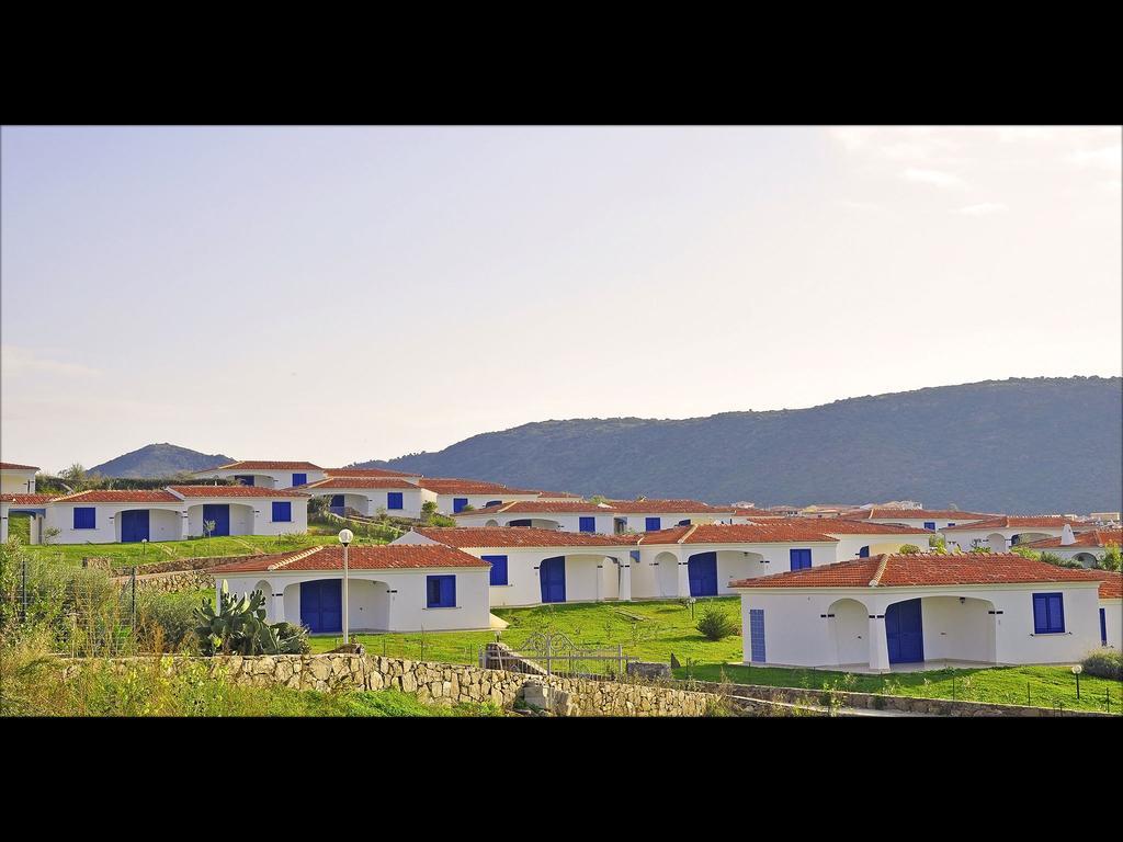 Residenze Mare e Pineta Aparthotel Budoni Esterno foto