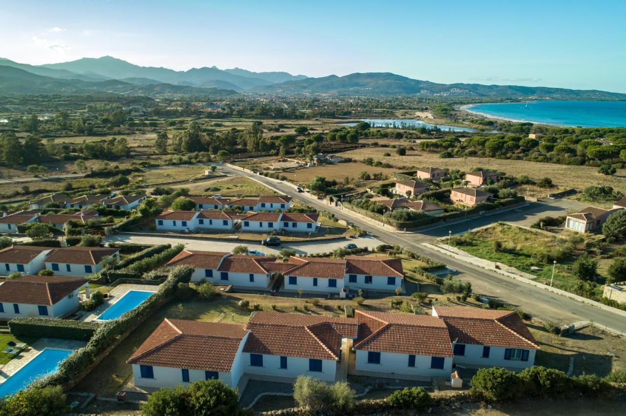 Residenze Mare e Pineta Aparthotel Budoni Esterno foto